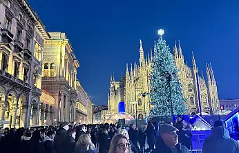 Milano'nun Simgesi Duomo Katedrali Ziyaretçi Akınına Uğruyor