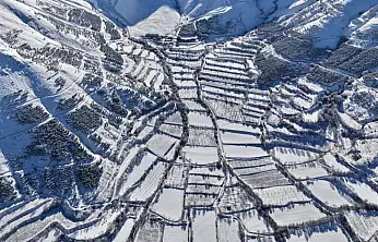 ÖDEMİŞ BOZDAĞ KARLA BEYAZA BÜRÜNDÜ