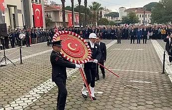 ÖDEMİŞ'TE 10 KASIM ATATÜRK'Ü ANMA PROGRAMI HÜKÜMET KONAĞI ÖNÜNDE BAŞLADI