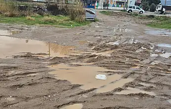 ÖDEMİŞ'TE MAHALLE SAKİNLERİNDEN TAŞ DÖŞEME TALEBİ