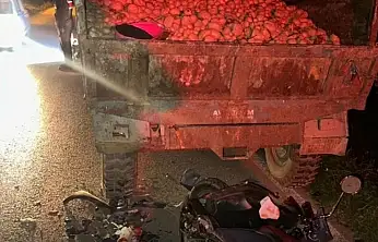 ÖDEMİŞ'TE TRAKTÖR RÖMORKUNA ÇARPAN MOTOSİKLET SÜRÜCÜSÜ AĞIR YARALANDI