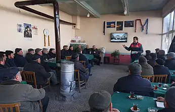 ÖDEMİŞ'TE ÜRETİCİLERE SAHADA BİLGİLENDİRME ÇALIŞMASI