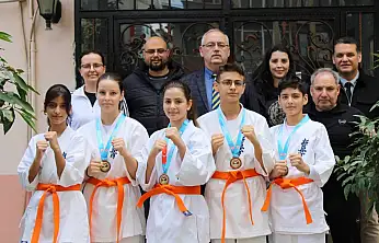 ÖDEMİŞLİ KARATECİLERDEN İLÇE MİLLİ EĞİTİM MÜDÜRLÜĞÜ'NE ZİYARET