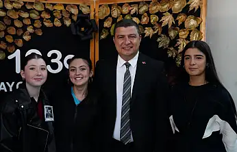 Öğrencilerin performansı ayakta alkışlandı