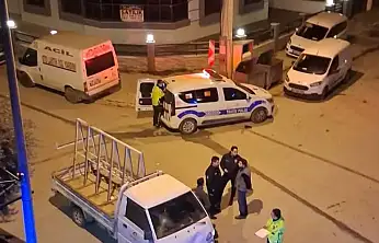 SÜLEYMAN DEMİREL MAHALLESİ'NDE TRAFİK ENDİŞESİ: MAHALLELİ KASİS İSTİYOR