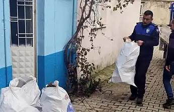 TİRE BELEDİYESİ'NDEN KIŞ GÜNLERİNDE ODUN YARDIMI