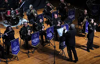 TİRE BELEDİYESİ TARİHİ ARMONİ BANDOSU'NDAN MÜZİK ZİYAFETİ