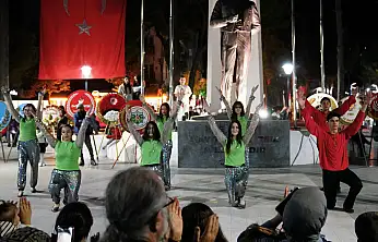 Tire'de Cumhuriyet Coşkusu Fener Alayı ile Zirveye Çıktı