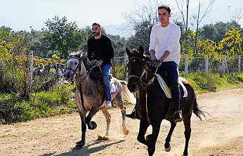 Tire'de Geleneksel Rahvan At Yarışları Nefes Kesti!