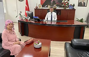 Türk Halk Müziği Sanatçısı Bedia Akartürk'ten Ödemiş Kaymakamı'na Ziyaret