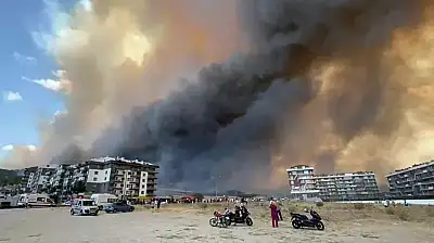 Çanakkale'de Orman Yangını Paniği: Alevler Hastane Yakınına Kadar Geldi