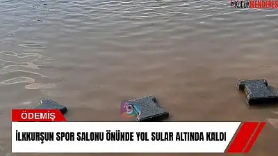 İlkkurşun Spor Salonu önünde yol sular altında kaldı