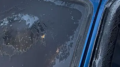 ÖDEMİŞ'TE ARAÇLAR DONDU