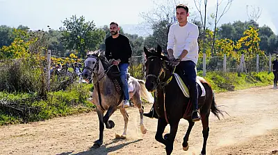 Tire'de Geleneksel Rahvan At Yarışları Nefes Kesti!