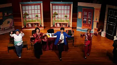 Tire'de Kadın Dayanışmasını Anlatan Tiyatro Oyunu Sanatseverlerle Buluştu