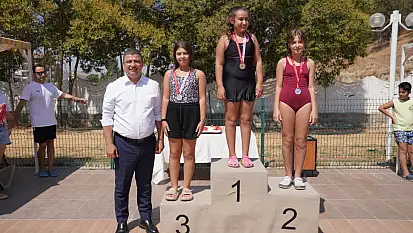 Tire'de Zafer Bayramı Coşkusu Havuzlara Taşındı