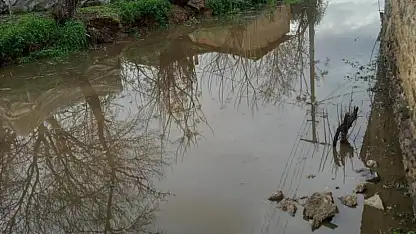 ÖDEMİŞ'TE YAĞMUR YAĞDI, MAHALLE BATTI