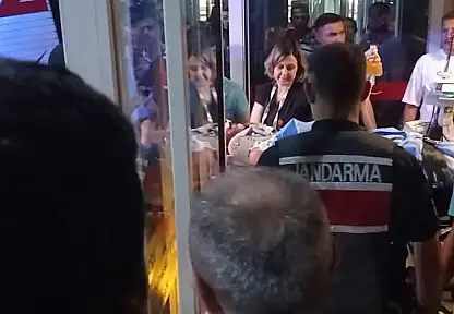 Ödemiş'te Trafik Kazası: İki Genç Ağır Yaralandı
