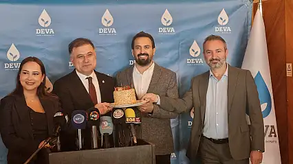 DEVA Partisi İzmir İl Başkanı Aybar Uygur: 'İzmir'de Her Hikâye Bizim Hikâyemiz'