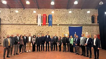 İzmir'de CHP'li Başkanlar Bir Araya Geldi