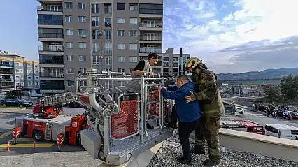 İZMİR'DE ENGELLİLER İÇİN AFET TATBİKATI GERÇEKLEŞTİRİLDİ