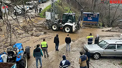 Tire Belediyesi sahada, sağanak yağış mesaisinde!