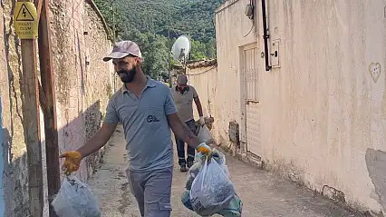 Tire Belediyesi Temizlik İşleri Müdürlüğü Ekipleri Gece Boyu Görevde