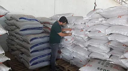 Tire'de Yem Bayilerine Denetim: Üretim Yerlerinden Numune Alındı
