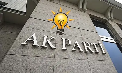 AK PARTİ İZMİR'DEN İDDİALARA AÇIKLAMA: İLÇE BAŞKANLARI GÖREVLERİNİ SÜRDÜRÜYOR