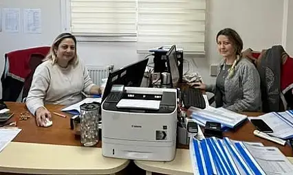 BAYINDIR'DA ÇKS KAYITLARI İÇİN HAFTA SONU MESAİSİ ÇİFTÇİLERE KOLAYLIK SAĞLANIYOR