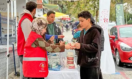 Bayındır Gençlik Merkezi'nden 'Bir İyilik Yap, Dünya Değişsin' Etkinliği