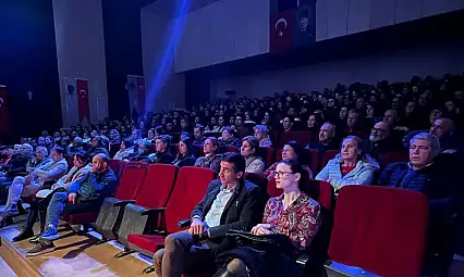 'Ben Rosa Luxemburg' Oyunu Ödemiş'te Sahnelendi