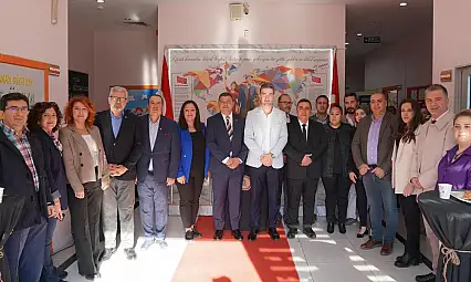 Cumhuriyet'in 102. Yılına Özel 'Yadigâr' Sergisi Tire'de Açıldı