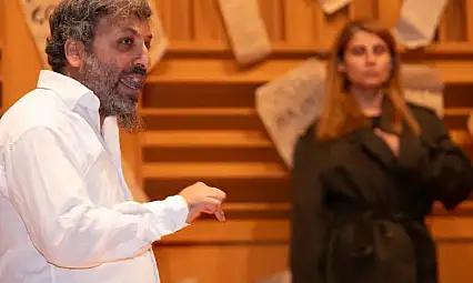 DEFNE'DE TİYATRO SALONU ÇAĞRISI