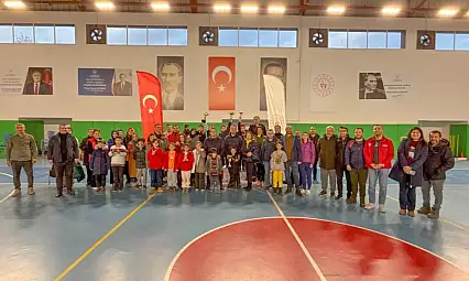 GENÇ SATRANÇÇILAR MADALYALARINA KAVUŞTU MEHMET ÂKİF ERSOY ANISINA TURNUVA