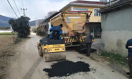 Kaleköy Mahallesi'nde Asfalt Yama Çalışması