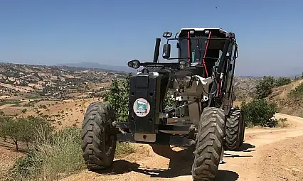 Kiraz Belediyesi Üretim Yollarında Yol Tesviye ve Şarampol Çalışmalarını Sürdürüyor