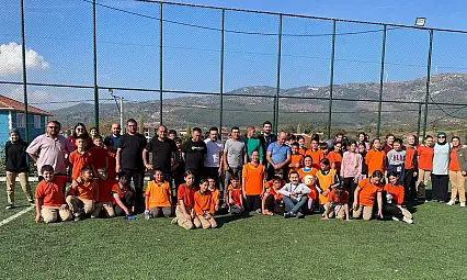 Kiraz'da Babalar ve Oğullar Sahada Buluştu