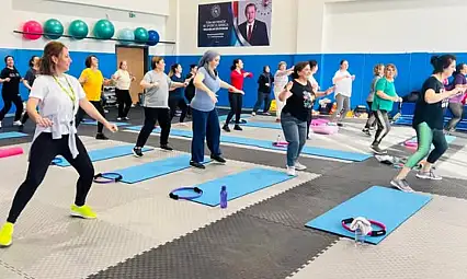 Ödemiş Gençlik Merkezi'nde pilates ve zumba etkinlikleri yoğun ilgi görüyor