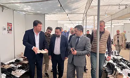 Ödemiş Kaymakamı Hakan Yavuz Erdoğan Ayakkabı Festivalini Ziyaret Etti