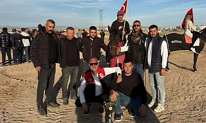 Ödemişli Mehmet Dinlenmez, Türkiye Şampiyonası'nda Zirvede