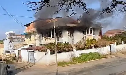 Tire'de Müstakil Ev Alevlere Teslim Oldu