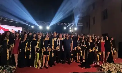 Tire Öğretmen Melahat Aksoy Sosyal Bilimler Lisesi'nde Mezuniyet Coşkusu