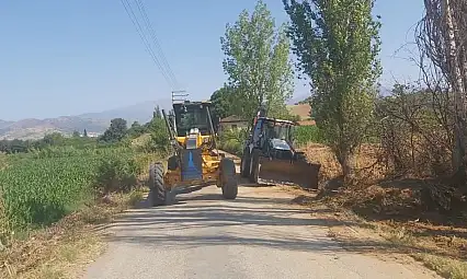 Yenişehir Mahallesi'nde Şarampol Temizliği Çalışması Yapıldı