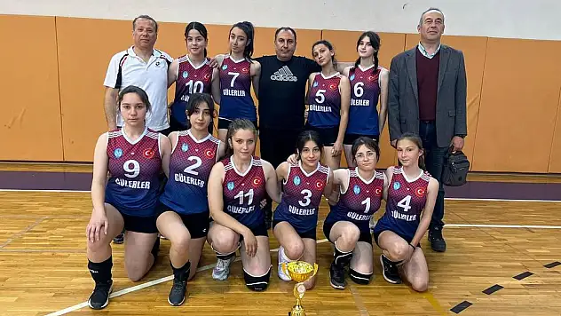 'OKUL SPORLARI İLÇE TURNUVASI'NDA HULUSİ UÇAÇELİK ANADOLU LİSESİ TAKIMLARINDAN 3'Ü DE  ZİRVEDE