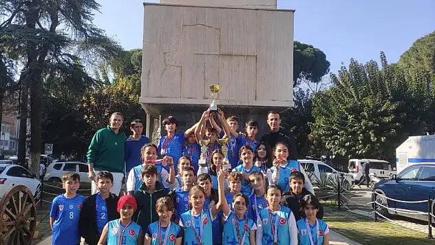 27 Aralık Koşusunda Oklumuz 5 Kategoride 25 Öğrenci İle Temsil Edildi