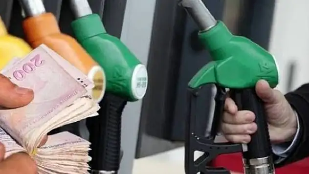 4 Temmuz itibarıyla akaryakıta 2 lira 11 kuruş zam gelmesi bekleniyor
