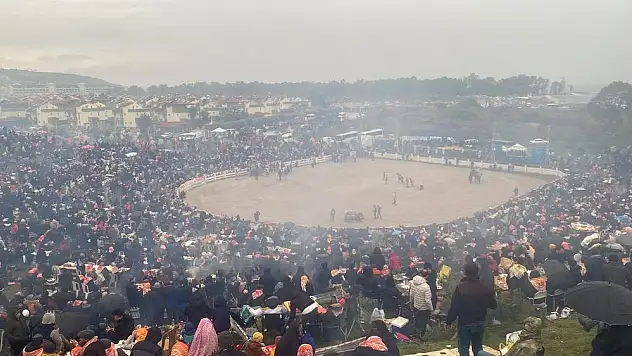 42. ULUSLARARASI EFES SELÇUK DEVE GÜREŞLERİ FESTİVALİ YAPILDI