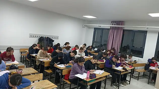 50.YIL AKŞAM DENEMELERİ YENİDEN BAŞLADI