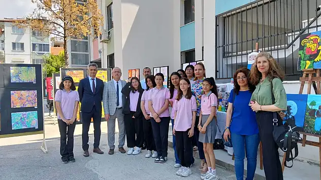50. Yıl Ortaokulu'ndan 'Yarınlara İz Bırak' Sergisi